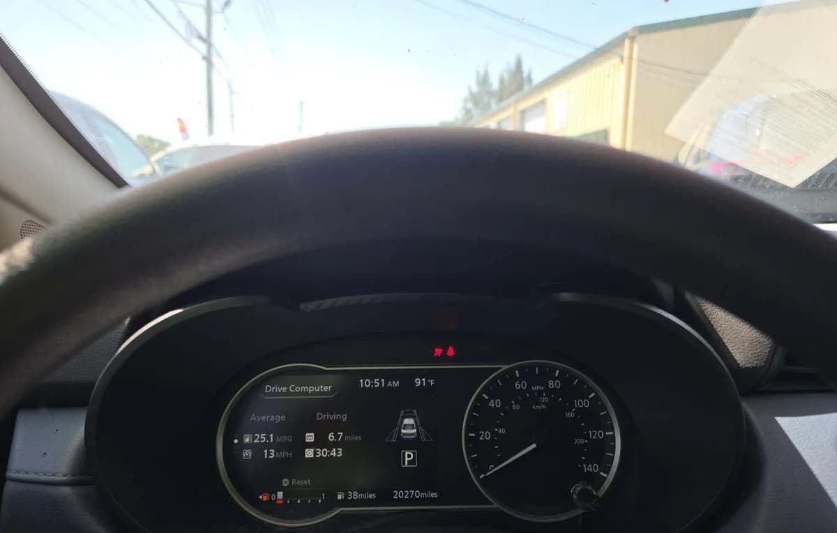 2025 NISSAN VERSA SV 6