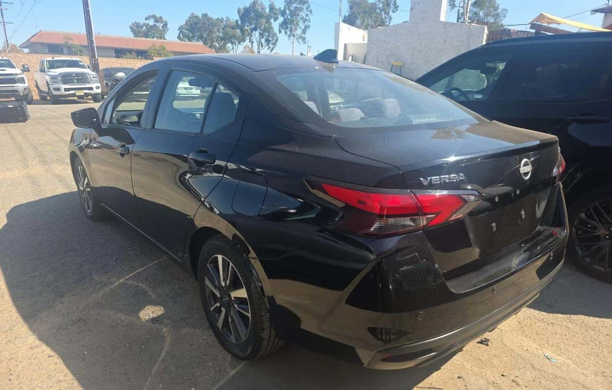 2023 NISSAN VERSA SV 3