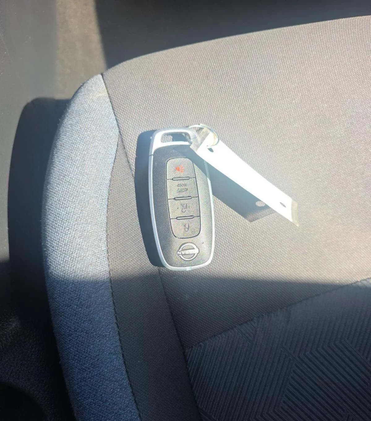 2023 NISSAN VERSA SV 5