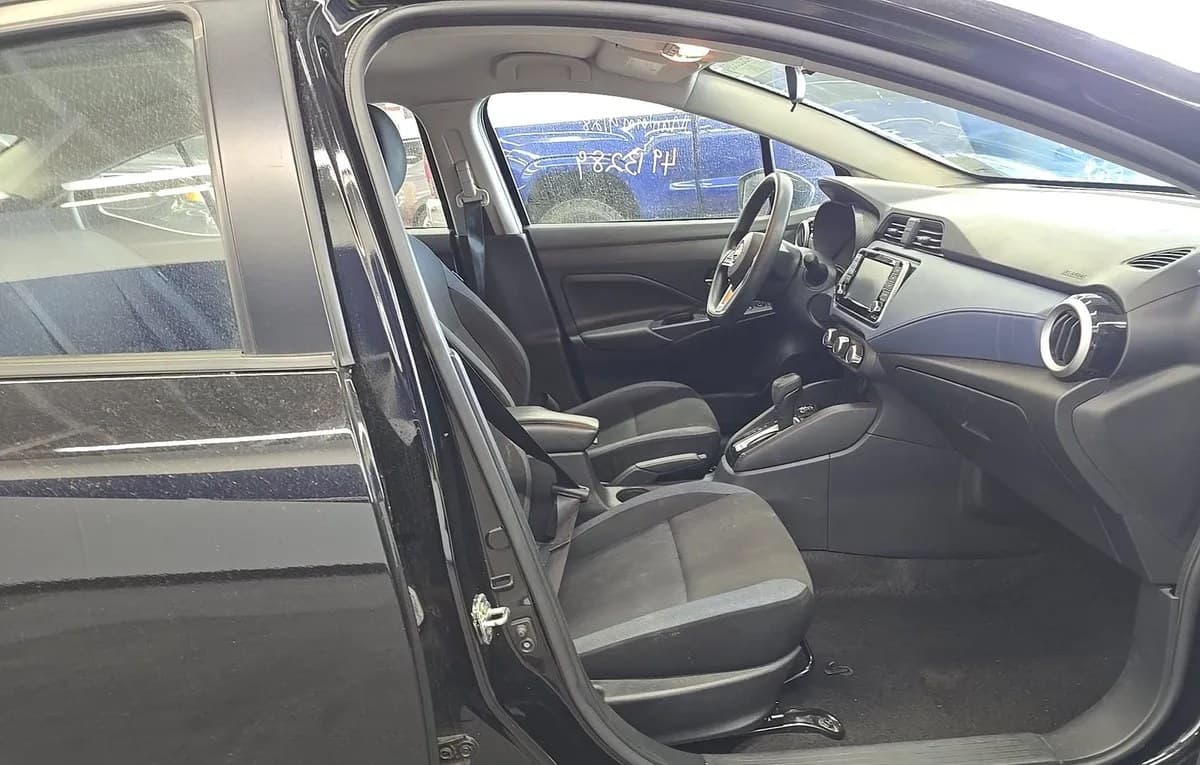2023 NISSAN VERSA SV 5