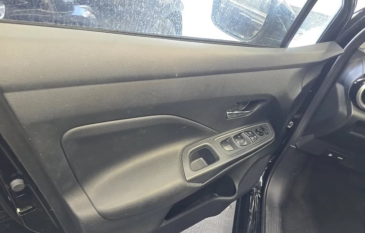 2023 NISSAN VERSA SV 6