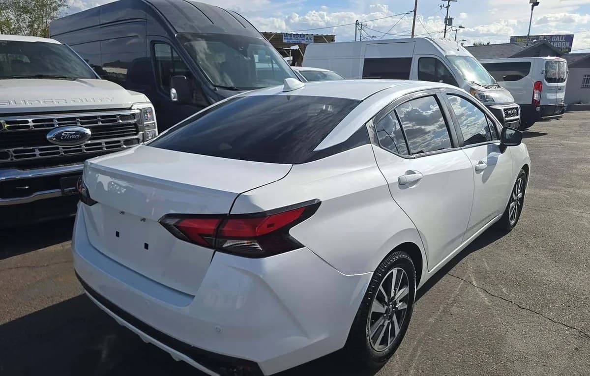 2022 NISSAN VERSA SV 4