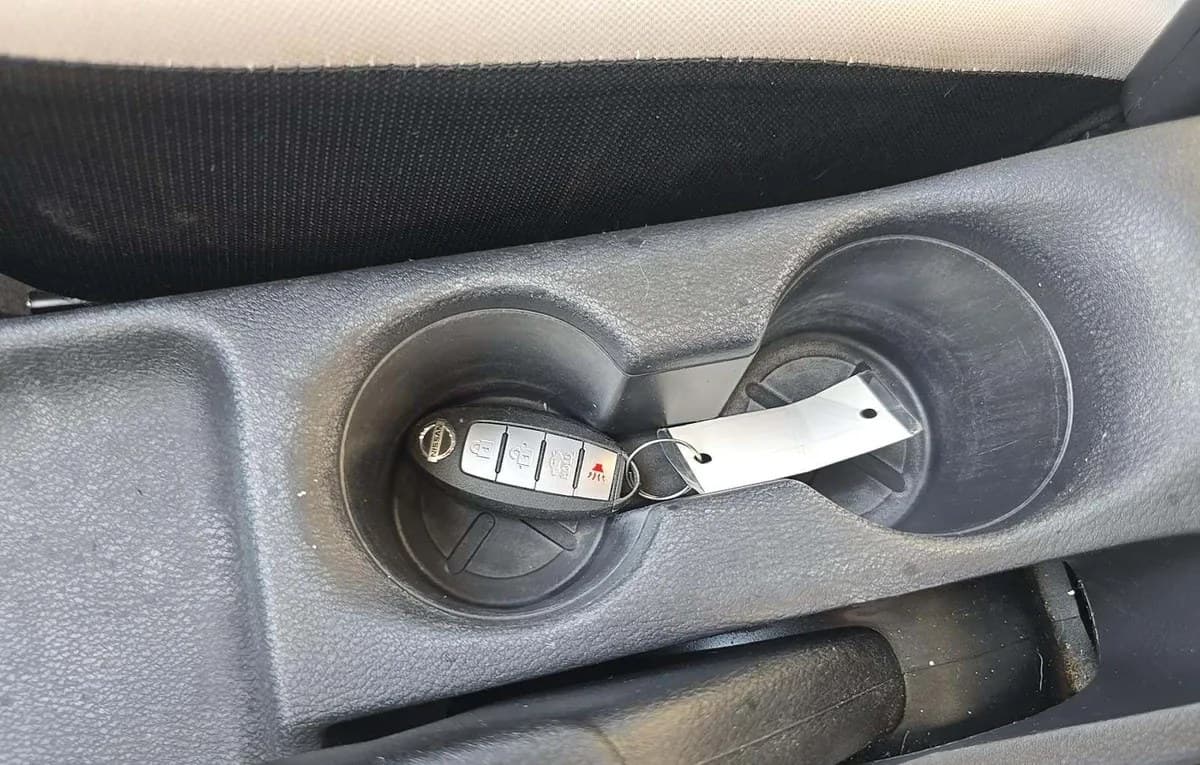 2022 NISSAN VERSA SV 5