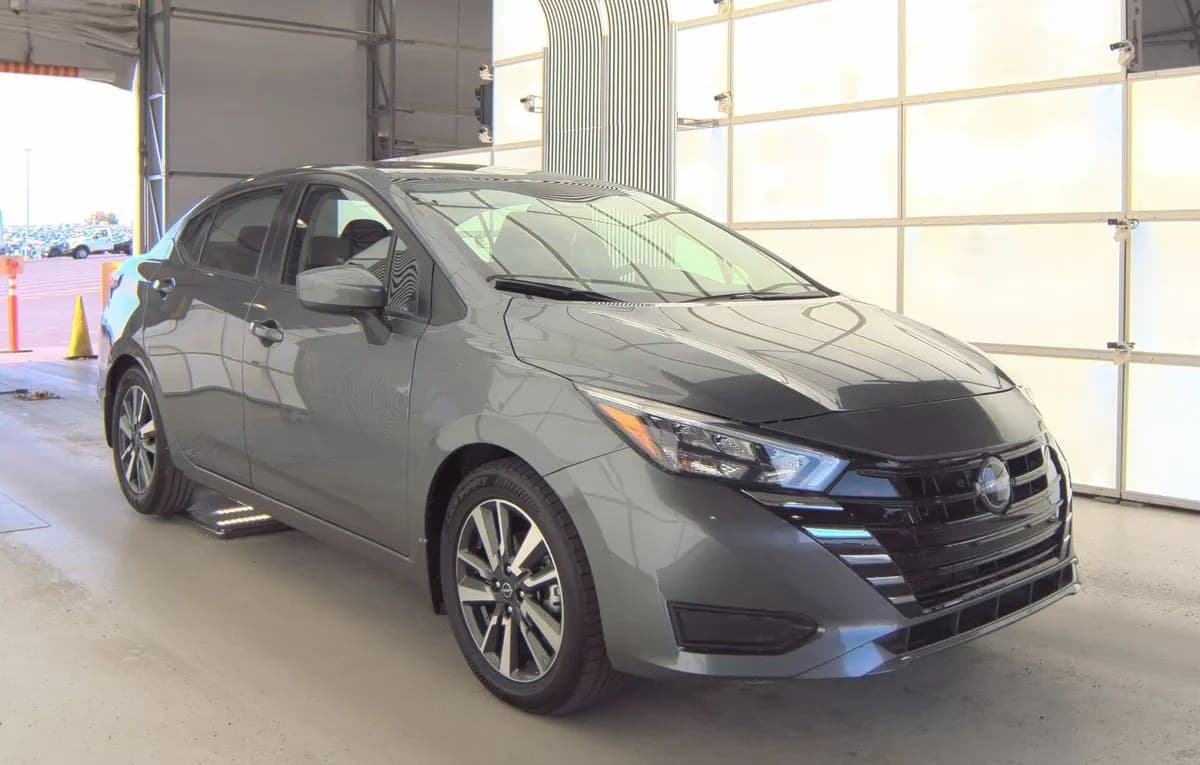 2025 NISSAN VERSA SV 4