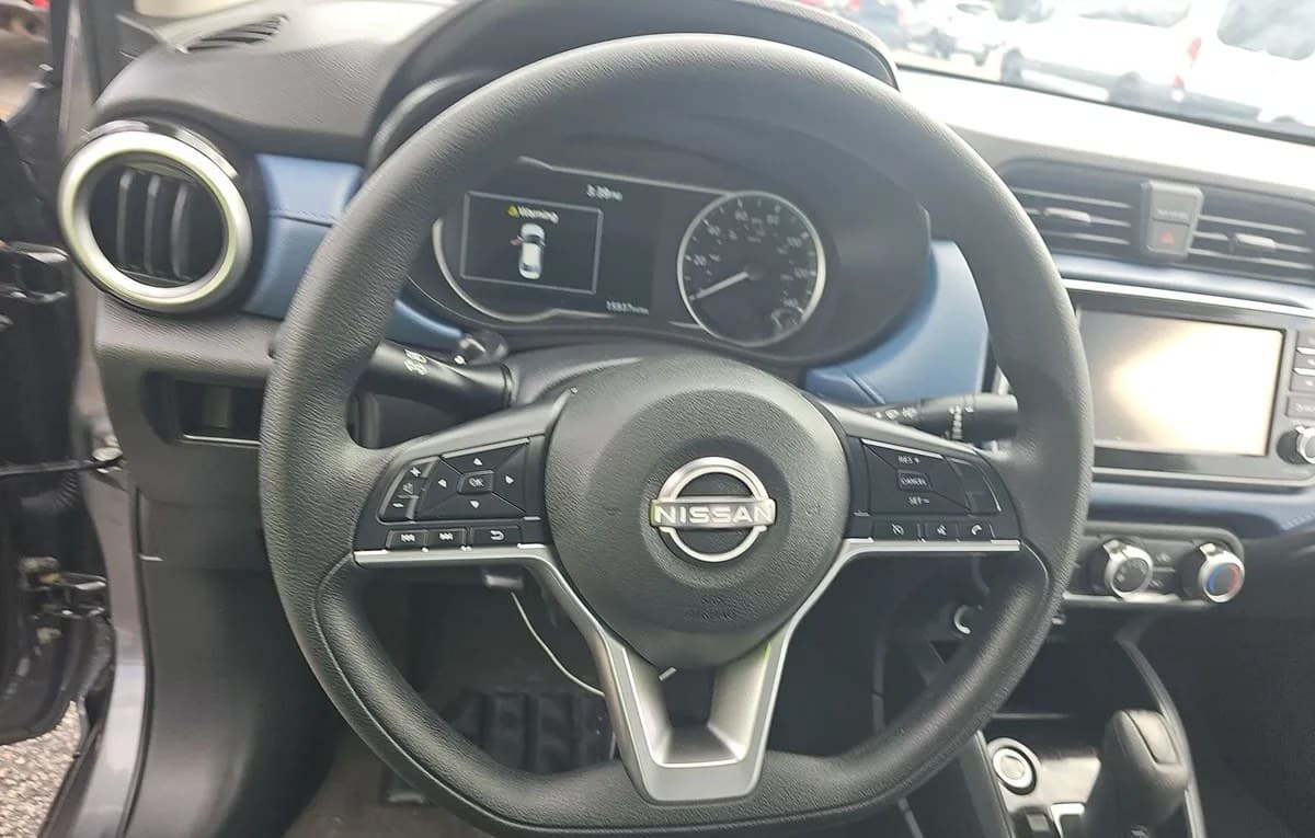 2025 NISSAN VERSA SV 7