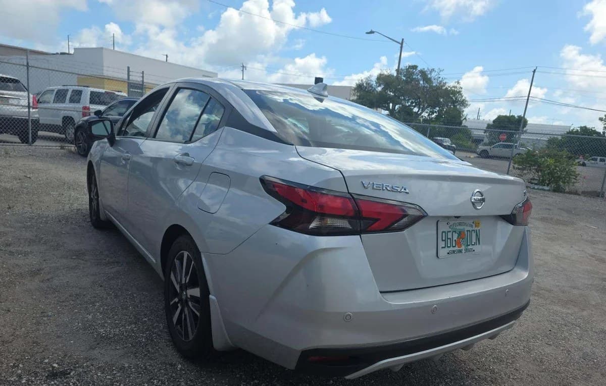 2021 NISSAN VERSA SV 3