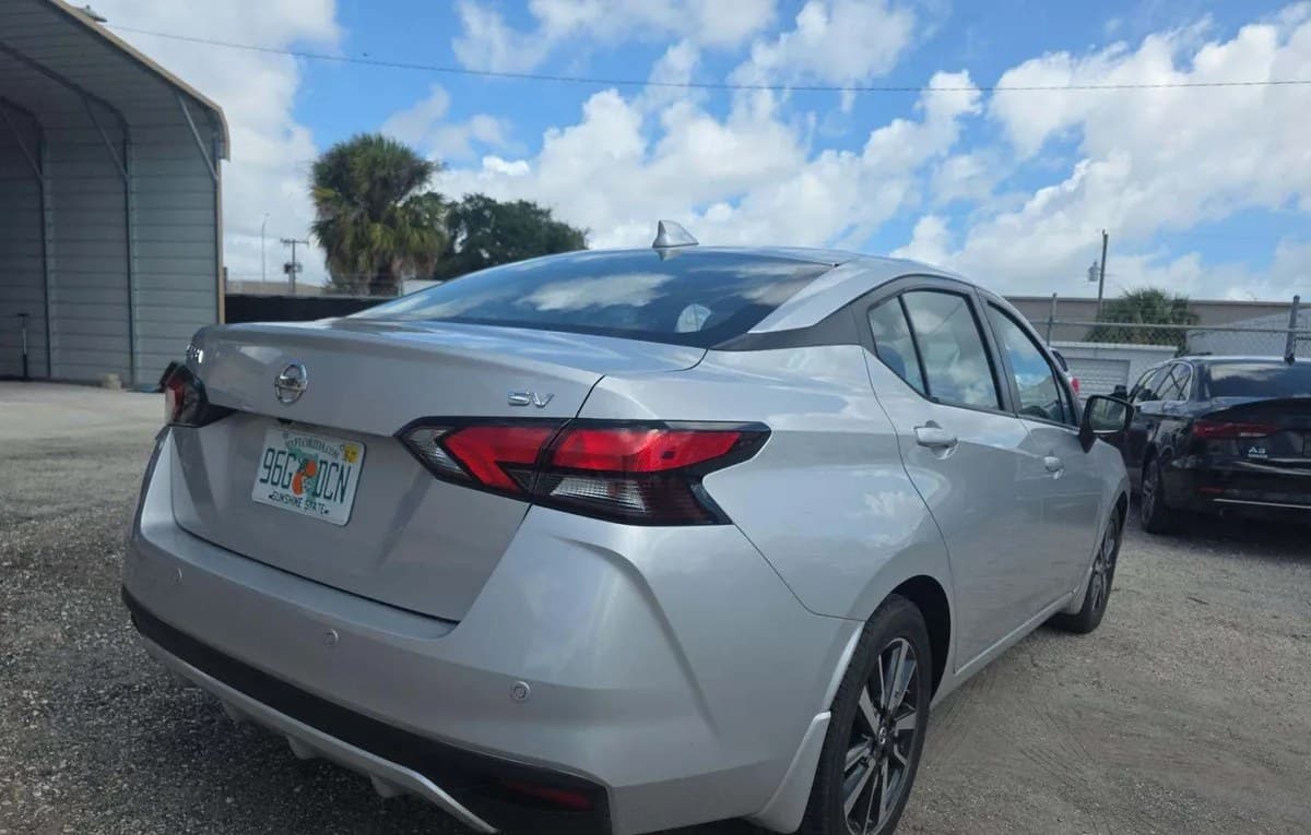 2021 NISSAN VERSA SV 4