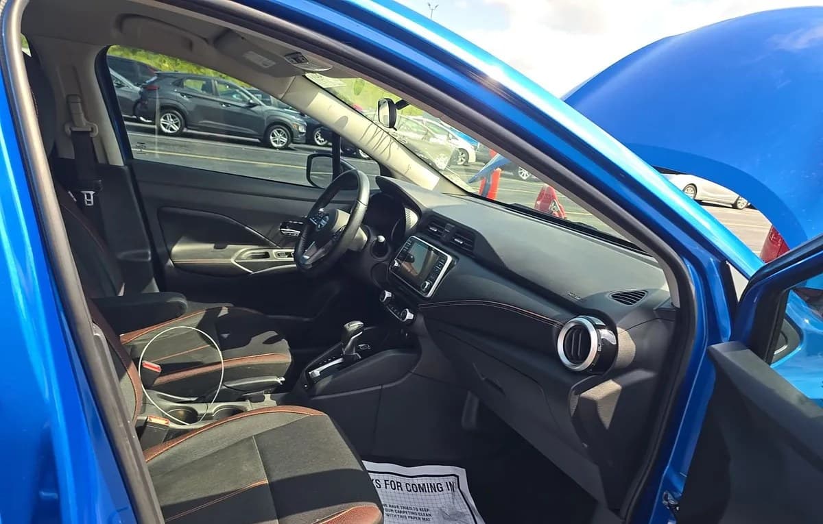 2020 NISSAN VERSA SR 4