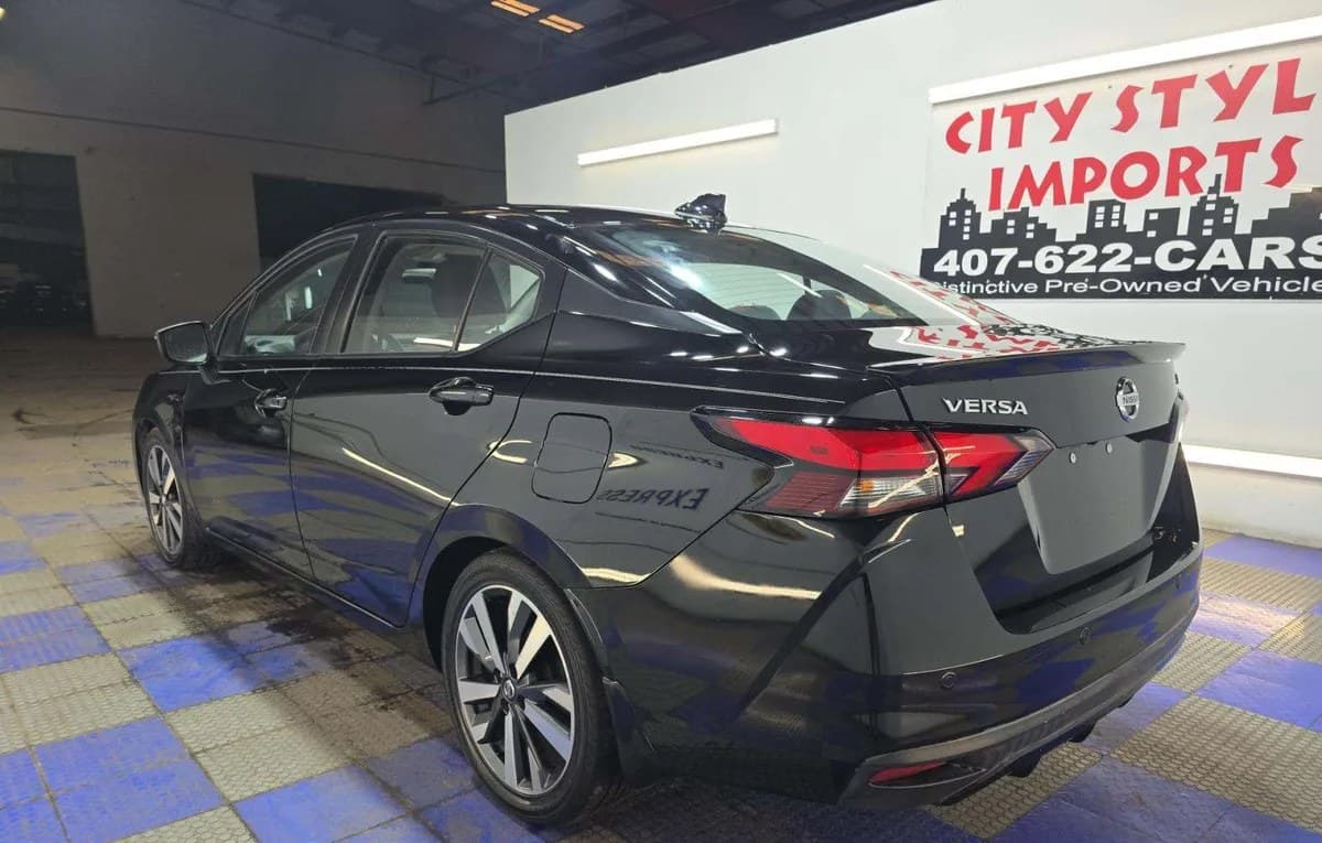 2020 NISSAN VERSA SR 3