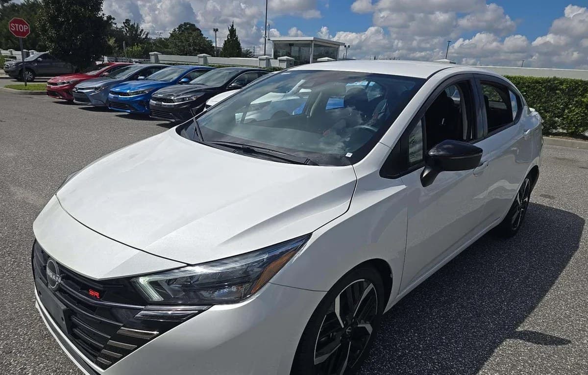 2024 NISSAN VERSA SR 2