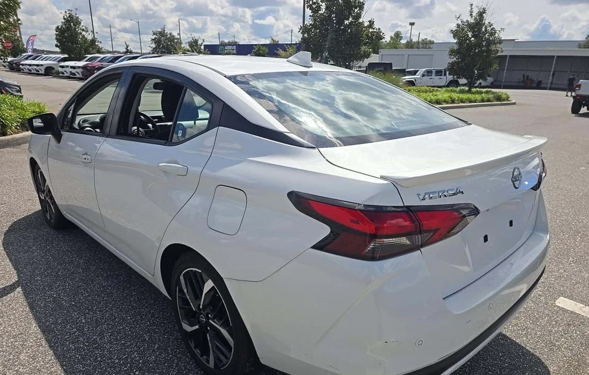 2024 NISSAN VERSA SR 3