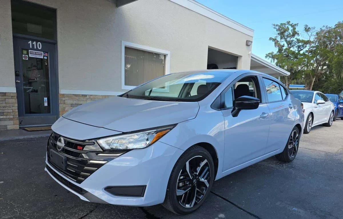 2024 NISSAN VERSA SR 2