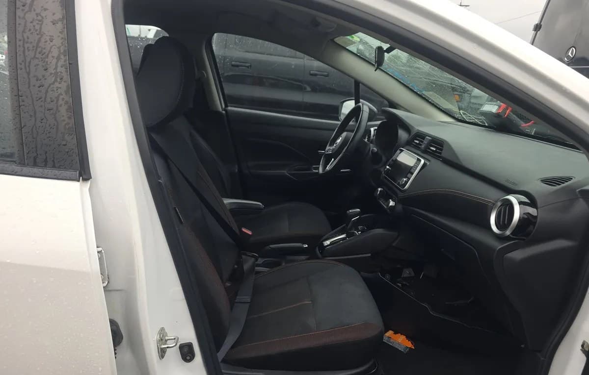 2020 NISSAN VERSA SR 4