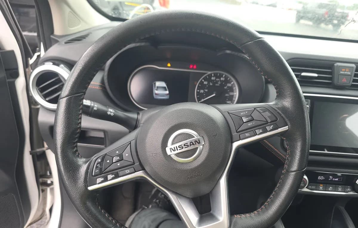 2020 NISSAN VERSA SR 6