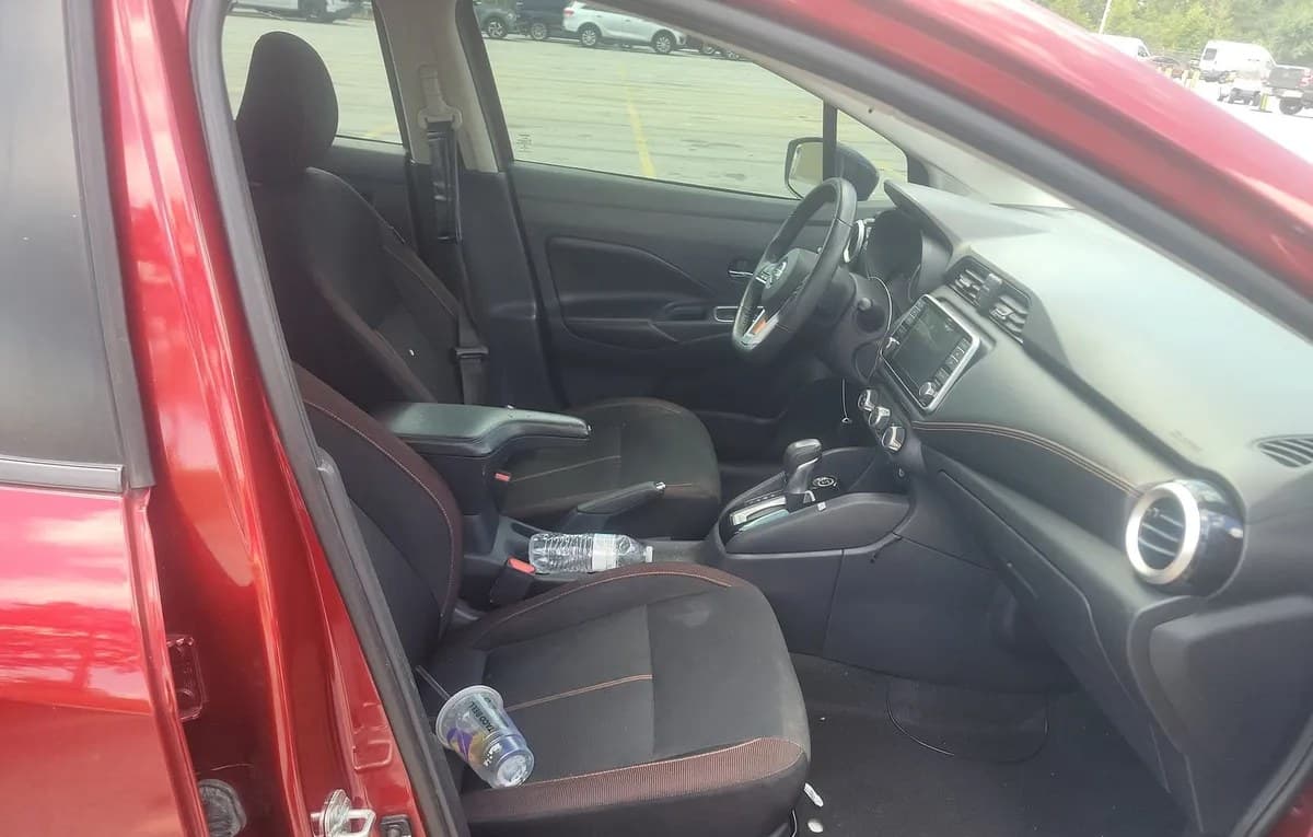 2021 NISSAN VERSA SR 4
