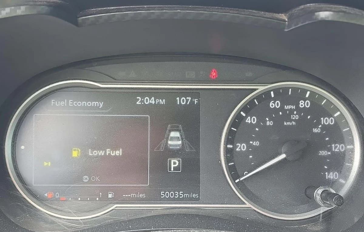 2025 NISSAN VERSA SR 6