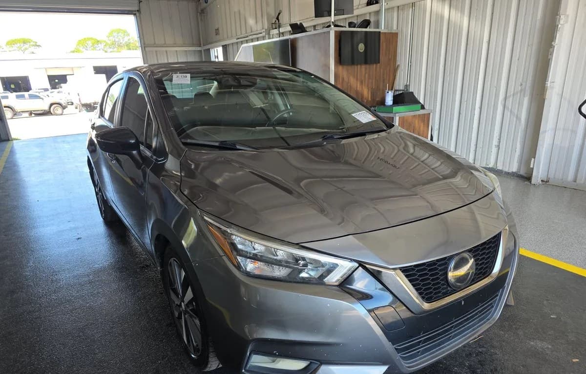 2021 NISSAN VERSA SR 4