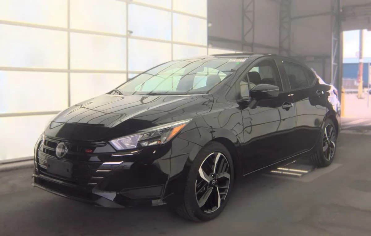 2024 NISSAN VERSA SR 2