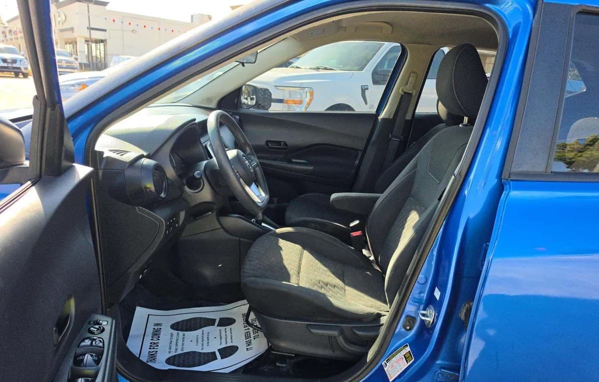 2021 NISSAN KICKS S 4