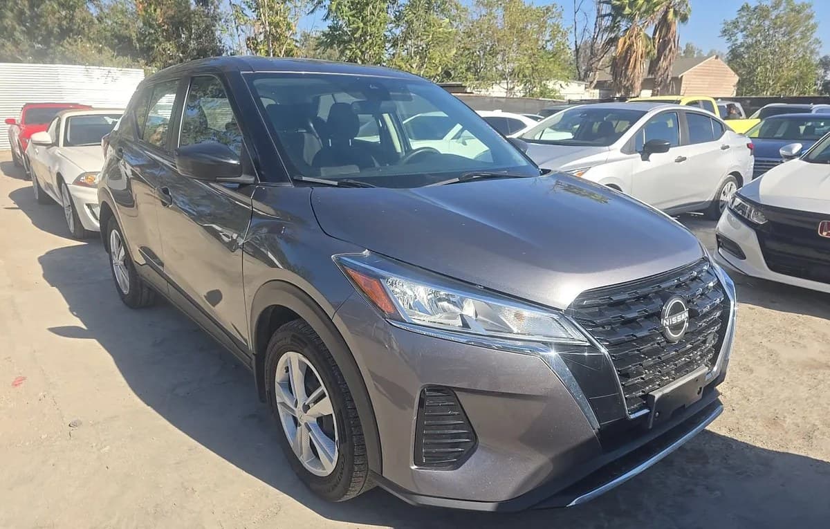 2022 NISSAN KICKS S 4