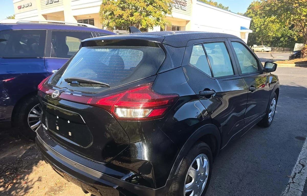 2022 NISSAN KICKS S 4