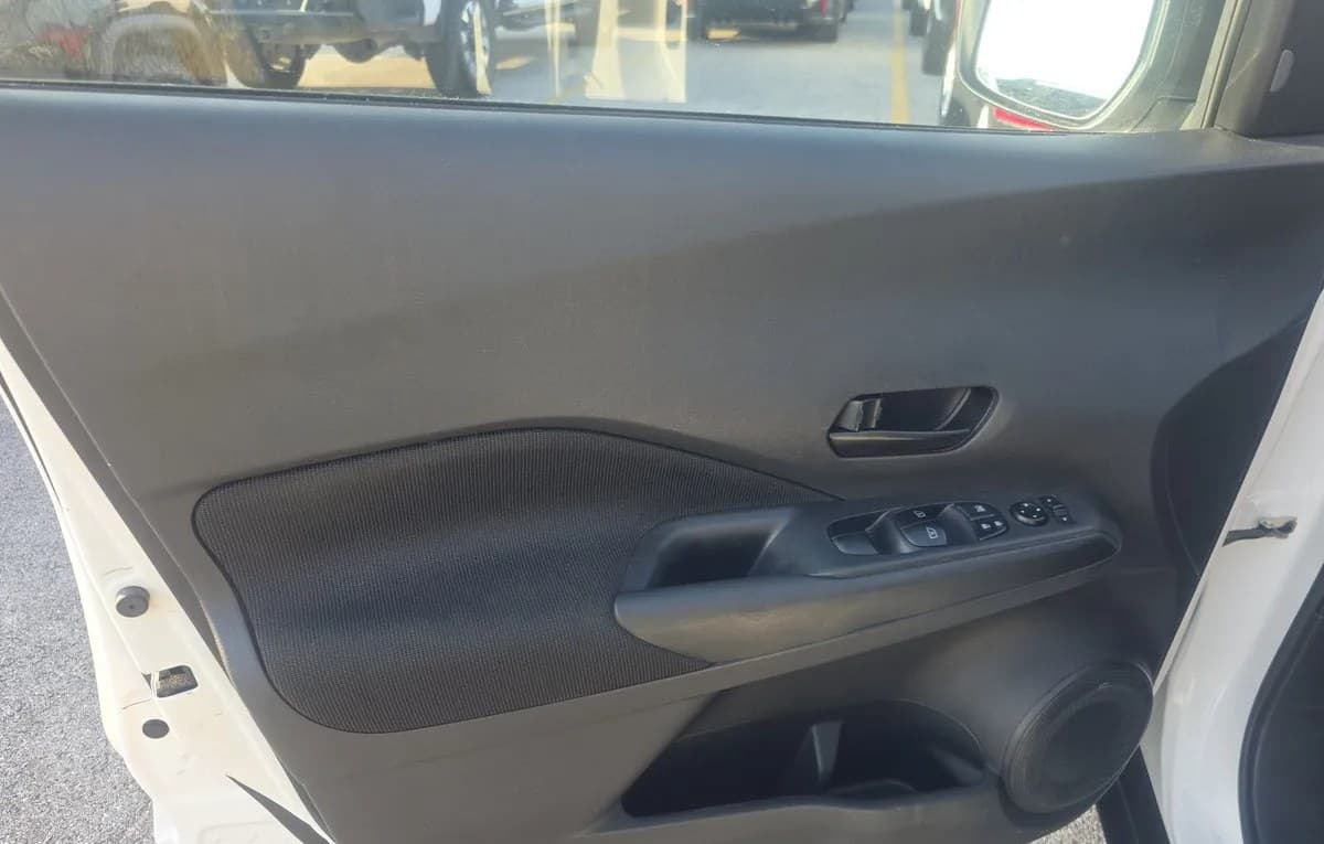 2024 NISSAN KICKS S 6