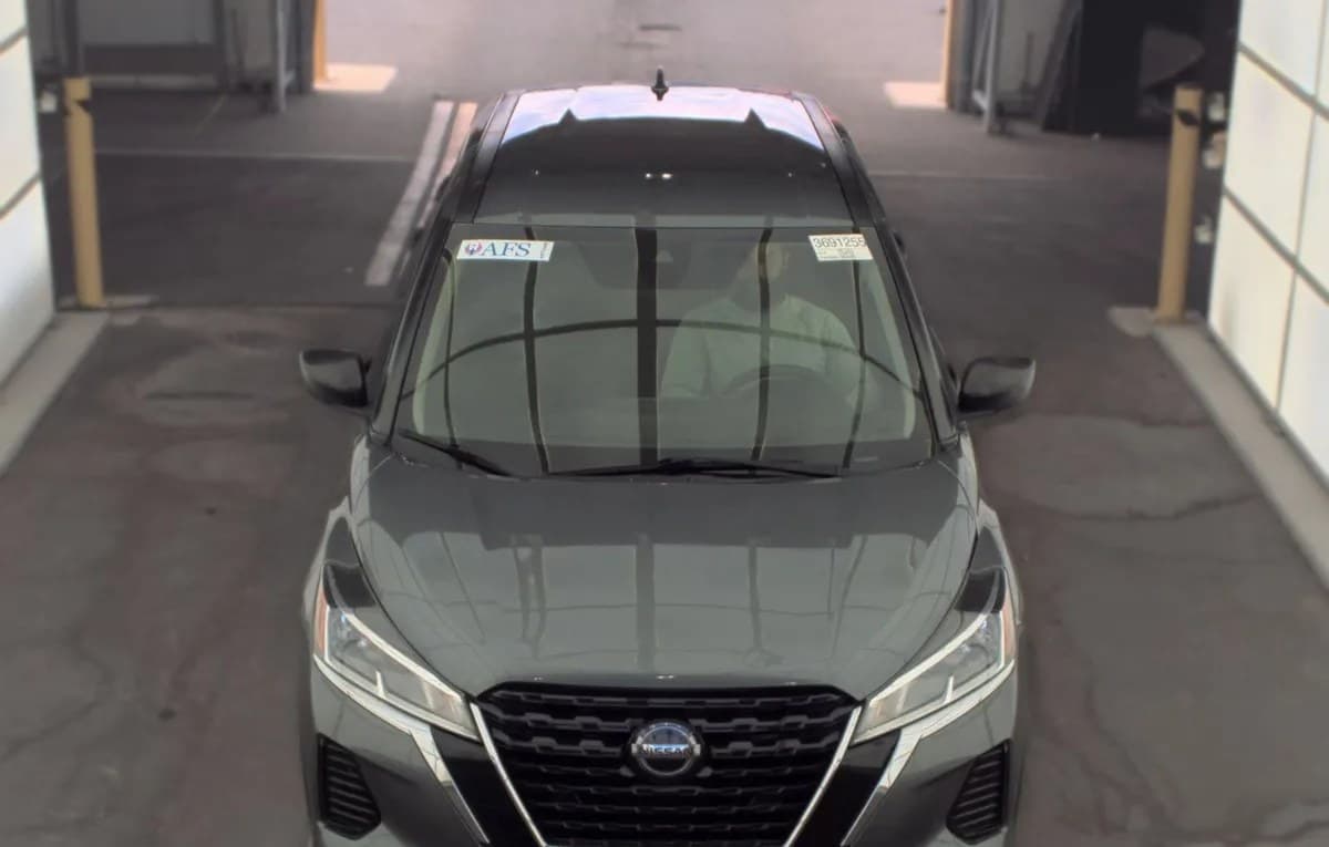 2021 NISSAN KICKS S 3