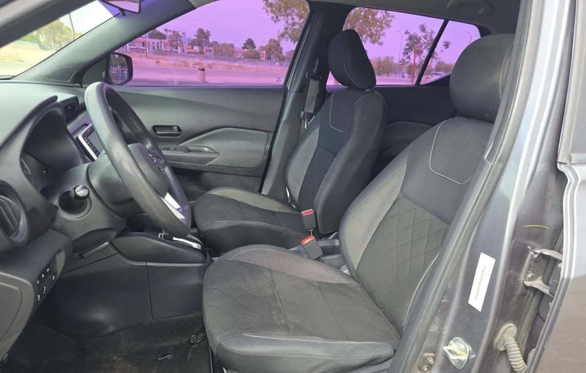 2020 NISSAN KICKS S 4