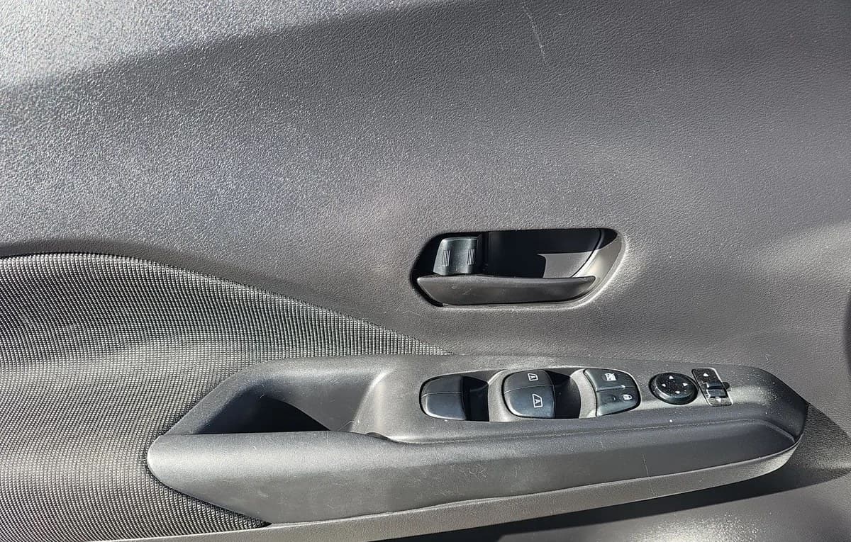 2020 NISSAN KICKS S 6