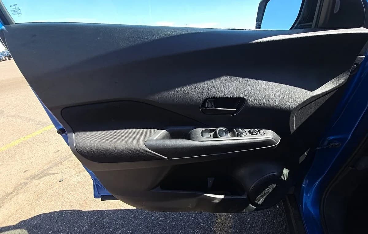2021 NISSAN KICKS S 6