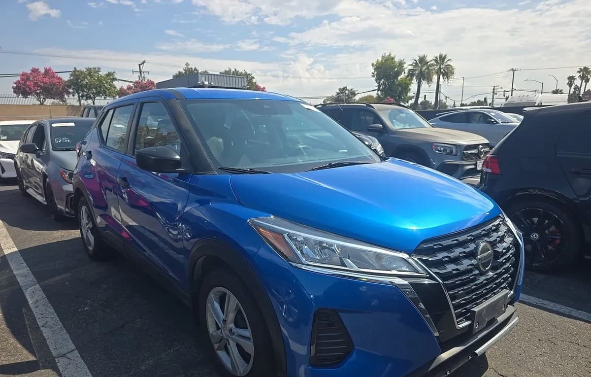 2021 NISSAN KICKS S 4
