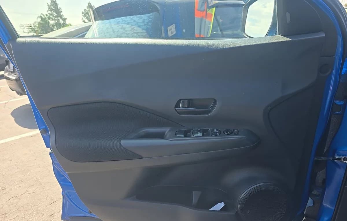 2021 NISSAN KICKS S 6