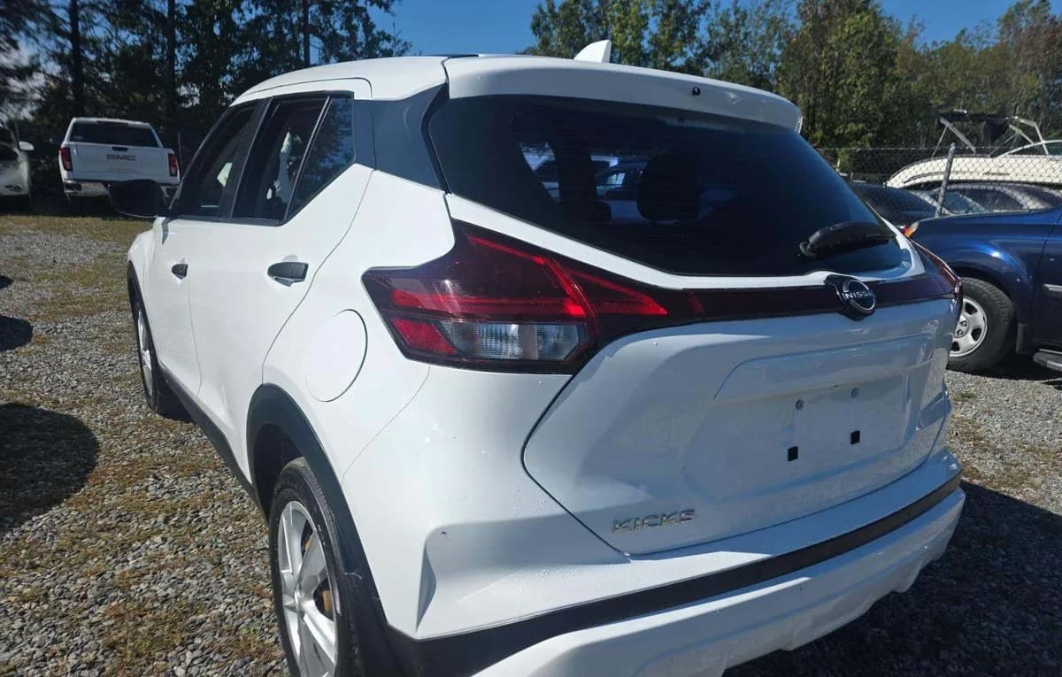 2024 NISSAN KICKS S 3