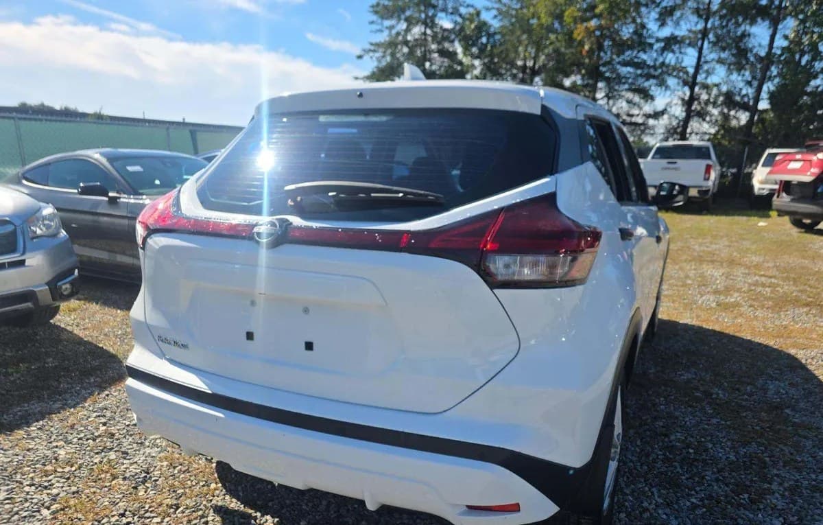 2024 NISSAN KICKS S 4