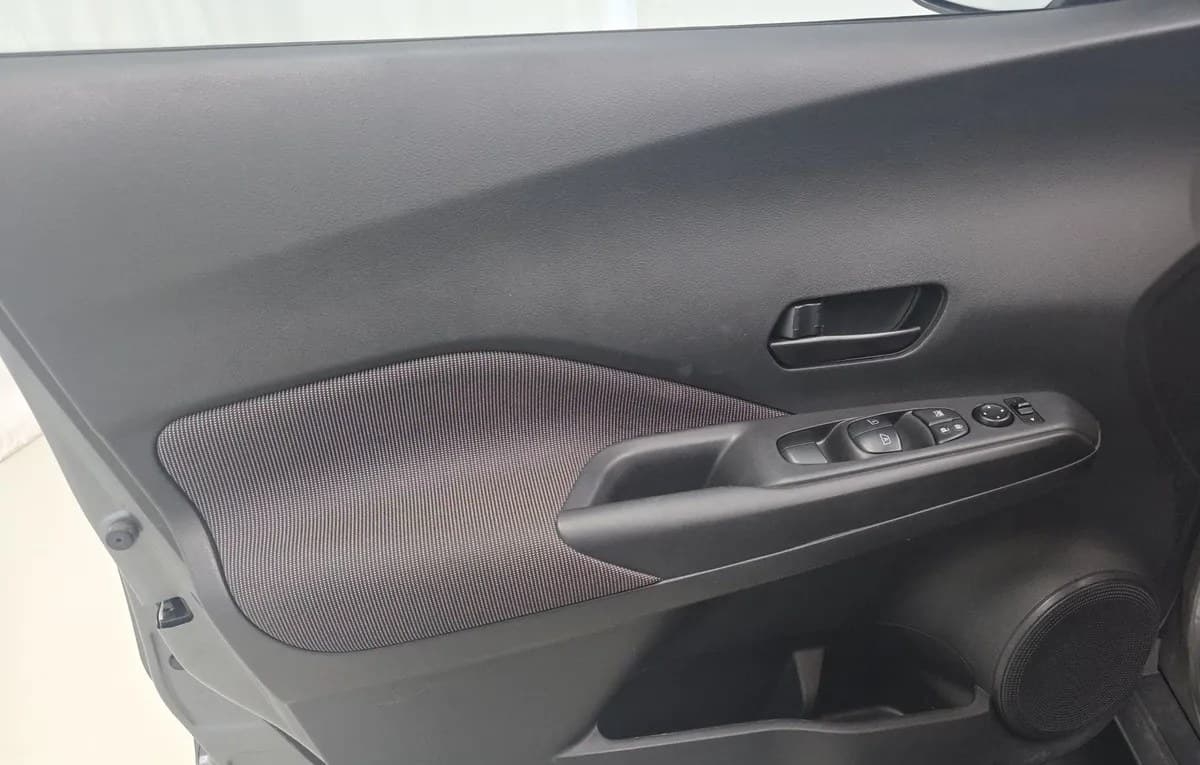 2020 NISSAN KICKS S 6