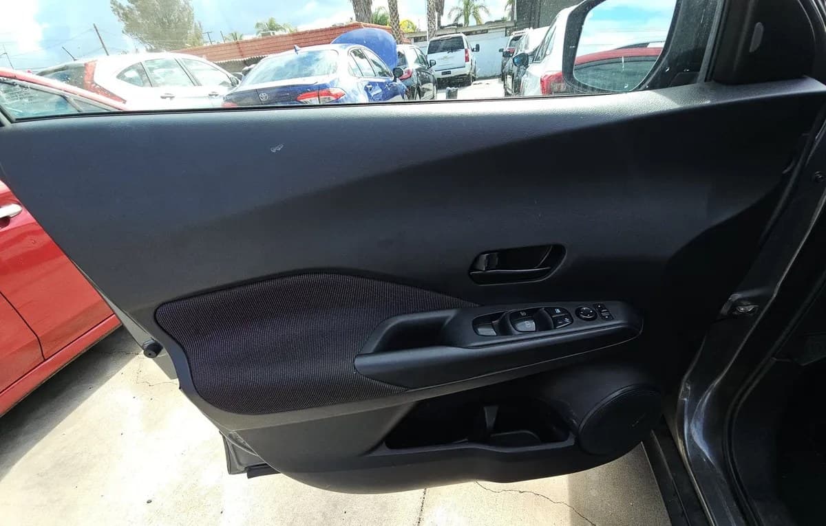 2020 NISSAN KICKS S 6