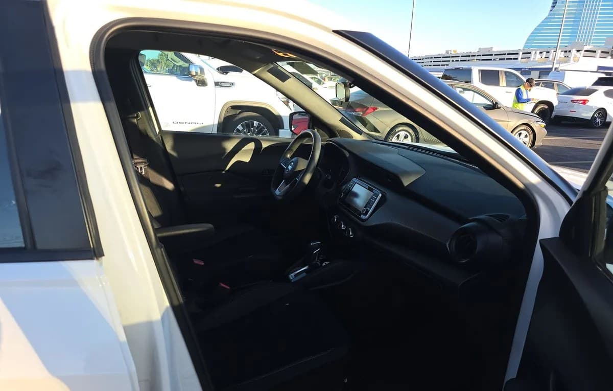 2020 NISSAN KICKS S 4