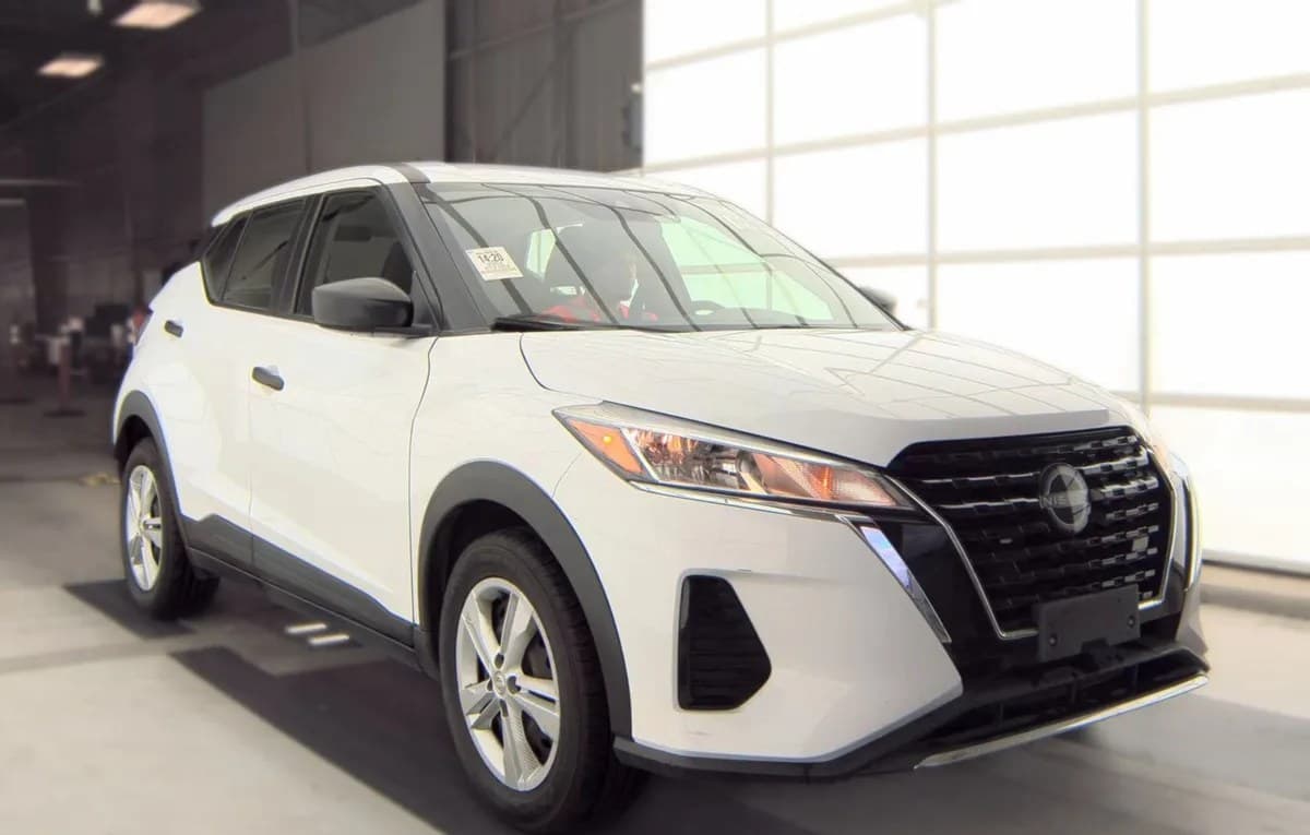 2024 NISSAN KICKS S 3