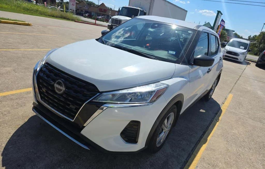2024 NISSAN KICKS S