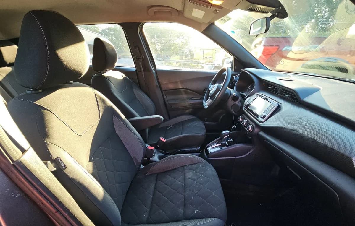 2020 NISSAN KICKS S 4