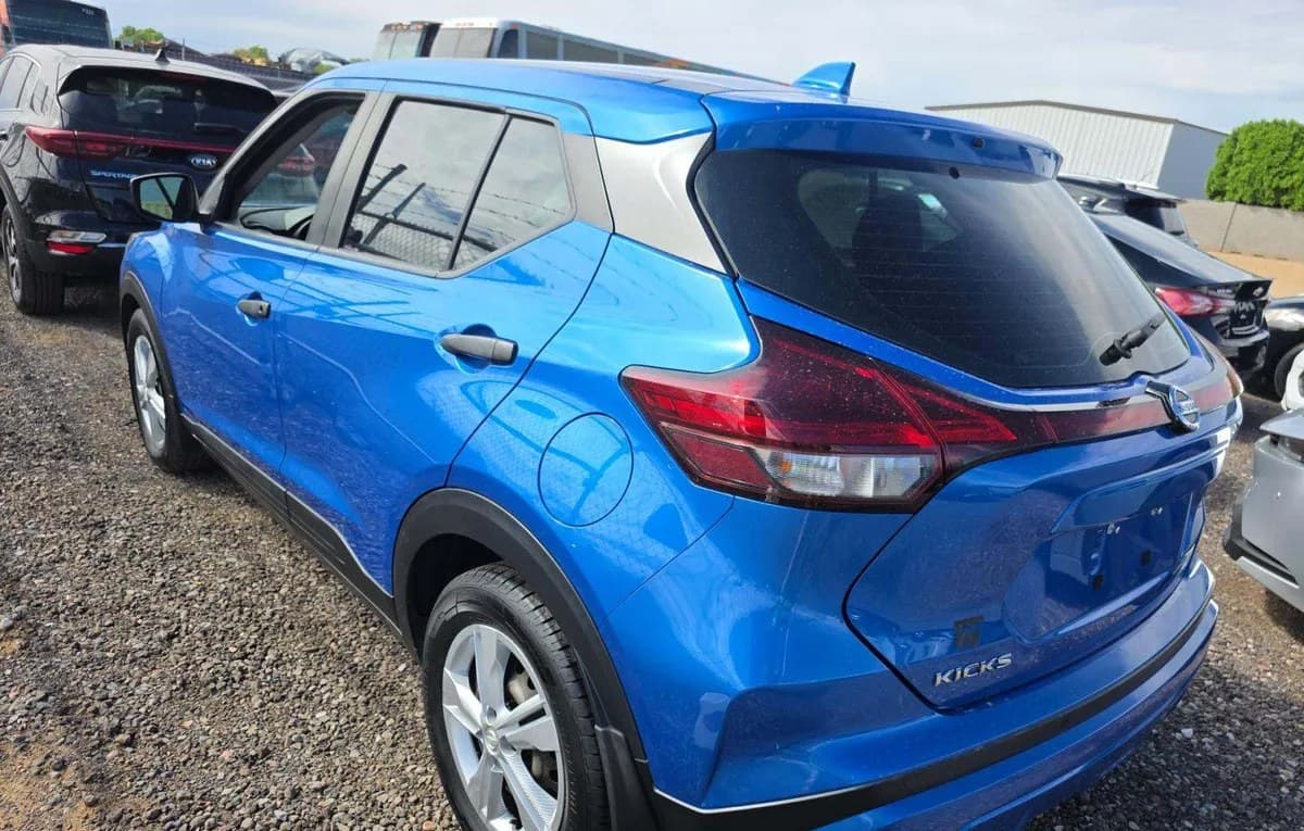 2021 NISSAN KICKS S 3