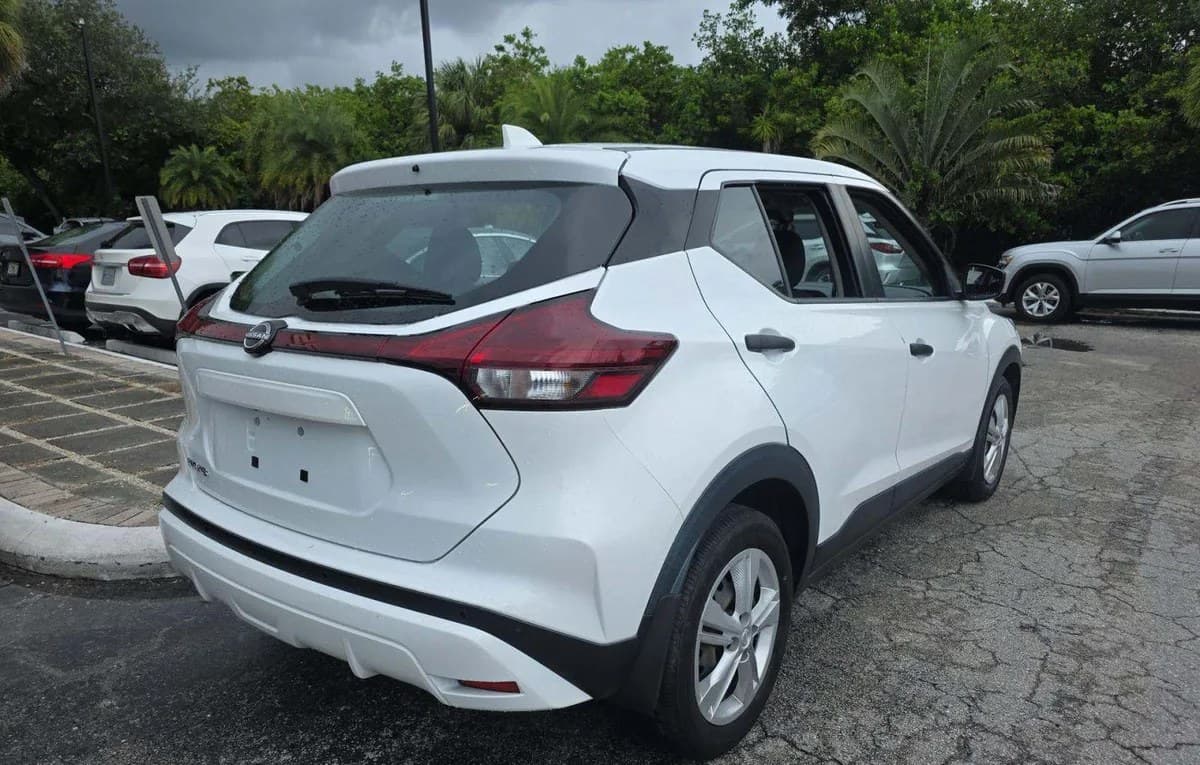 2024 NISSAN KICKS S 4