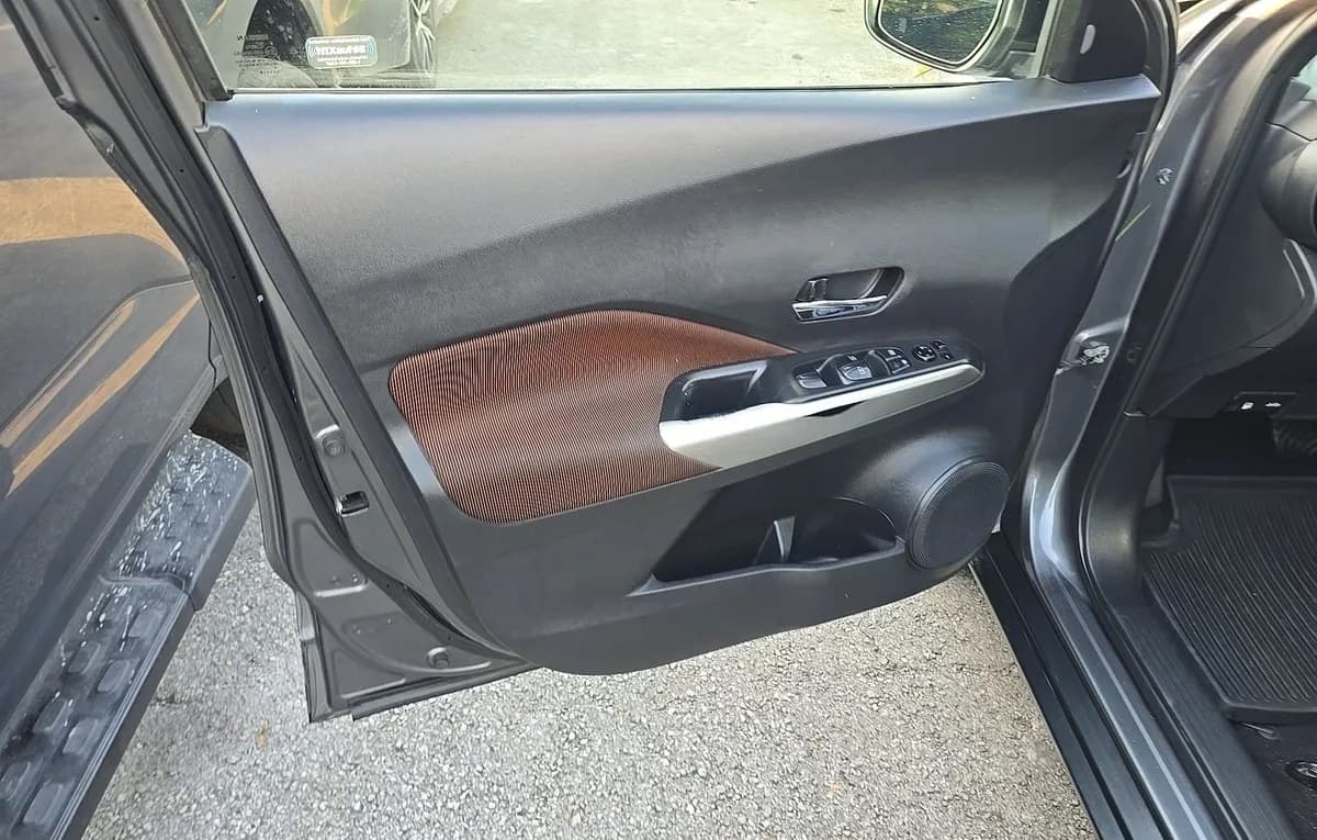 2019 NISSAN KICKS SR 5
