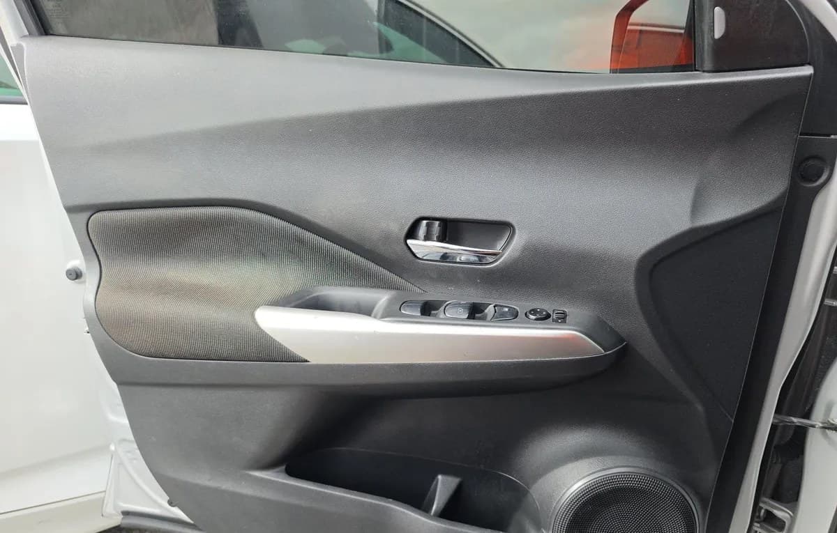 2020 NISSAN KICKS SV 5