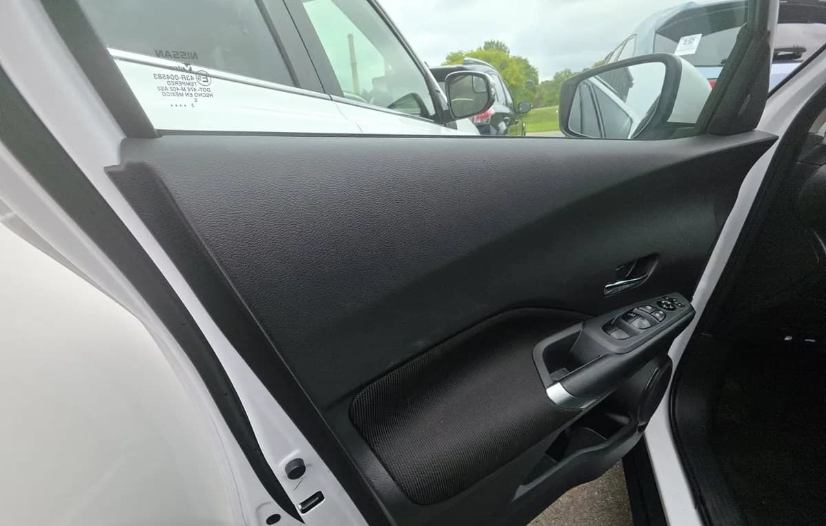2024 NISSAN KICKS SV 6