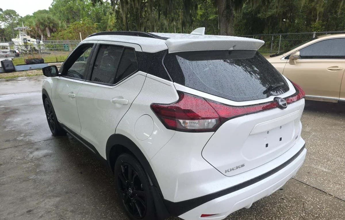 2022 NISSAN KICKS SR 3