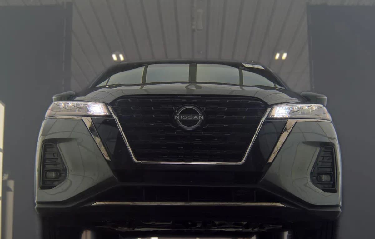2023 NISSAN KICKS SR 4