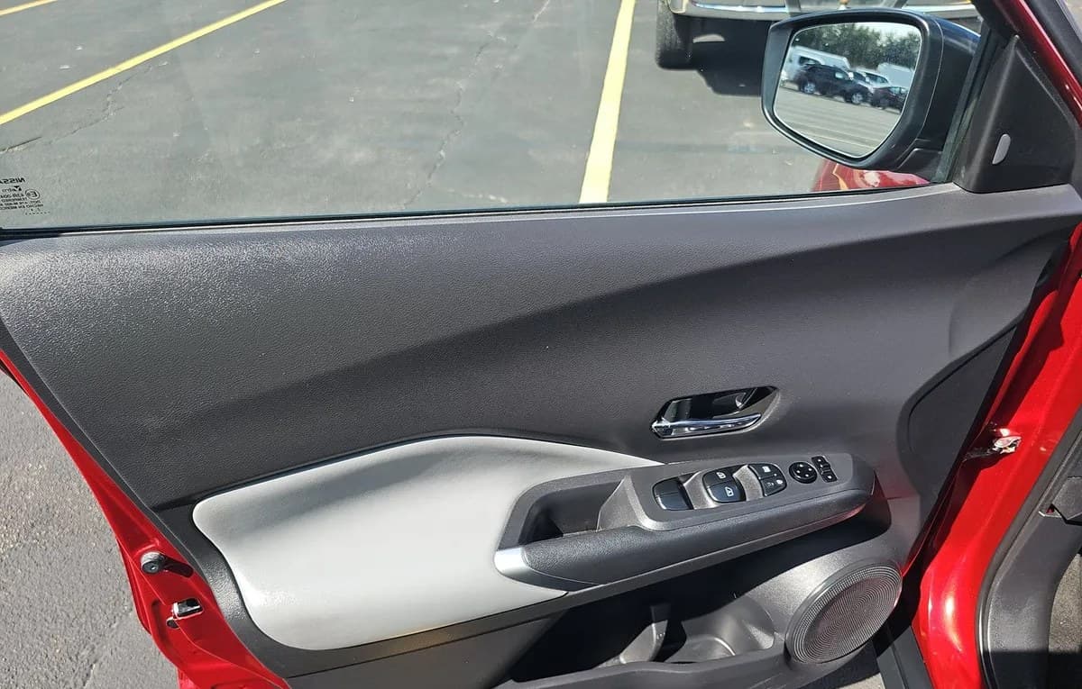2021 NISSAN KICKS SR 6