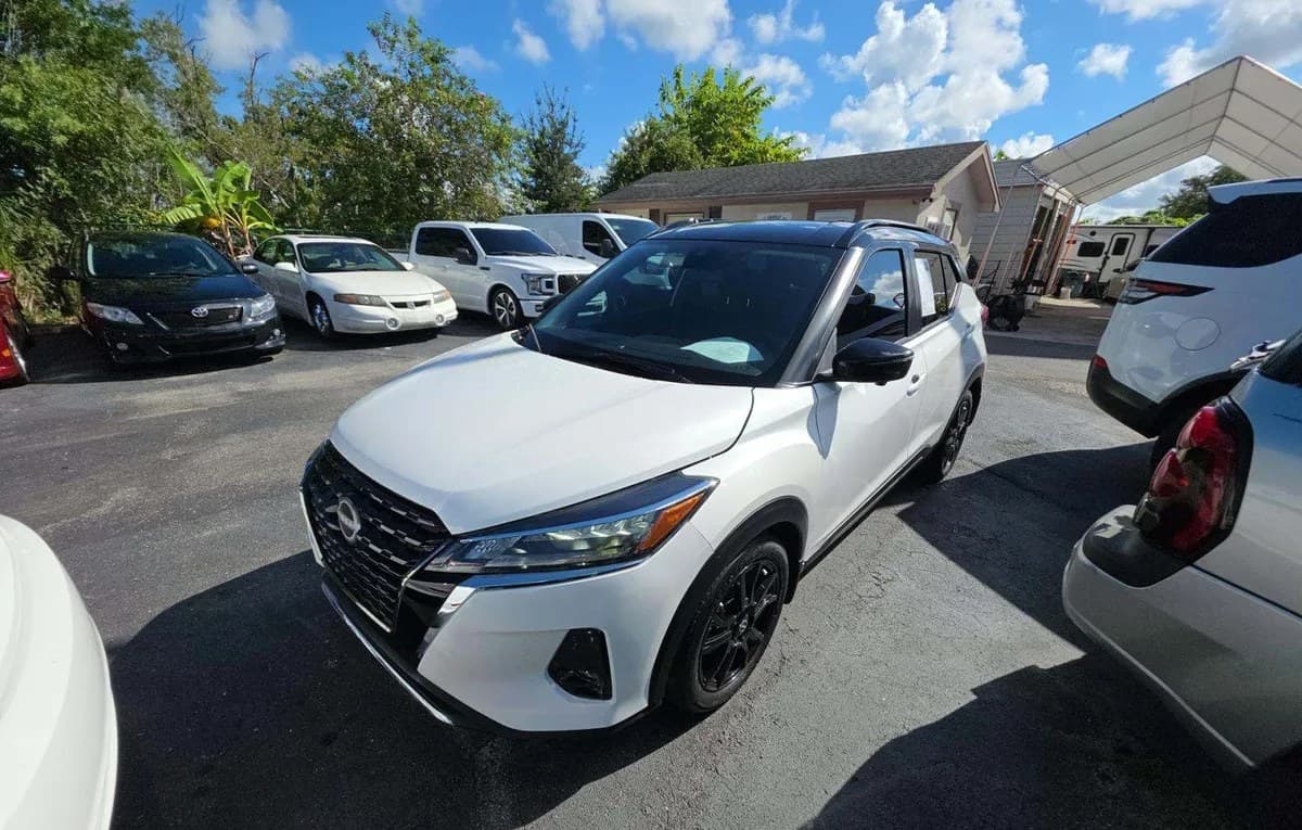2024 NISSAN KICKS SR 2