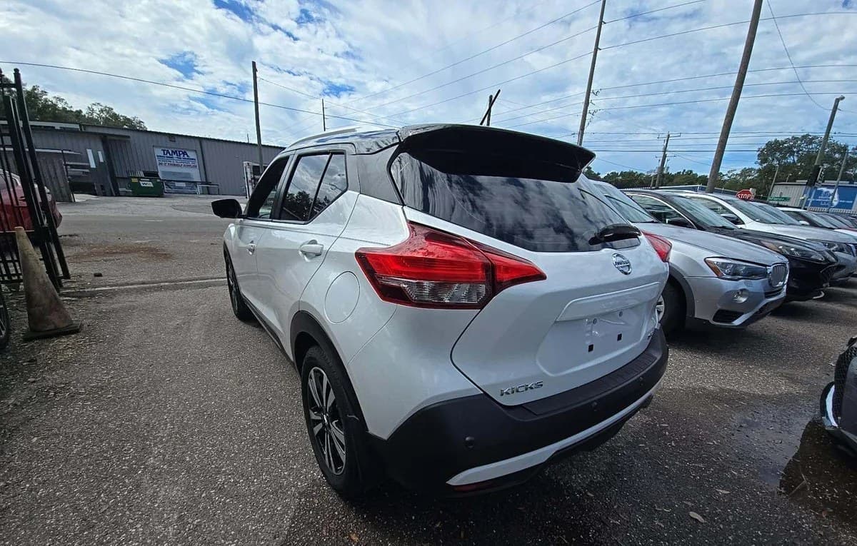 2020 NISSAN KICKS SR 3
